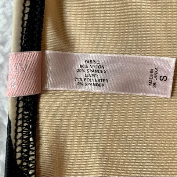 Victoria’s Secret Bikini Bottoms - Picture 12 of 14